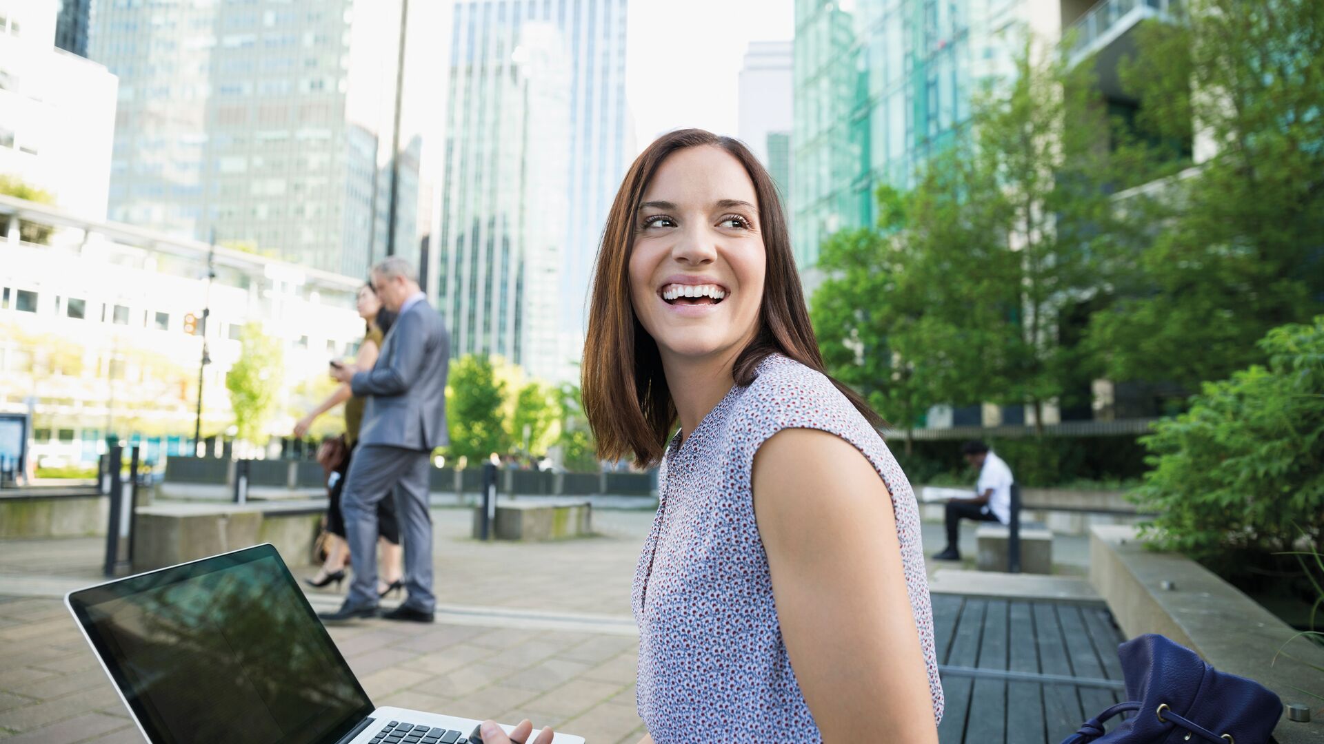 İş Hayatında Networking: Etkili İş Bağlantıları Kurmanın Yolları