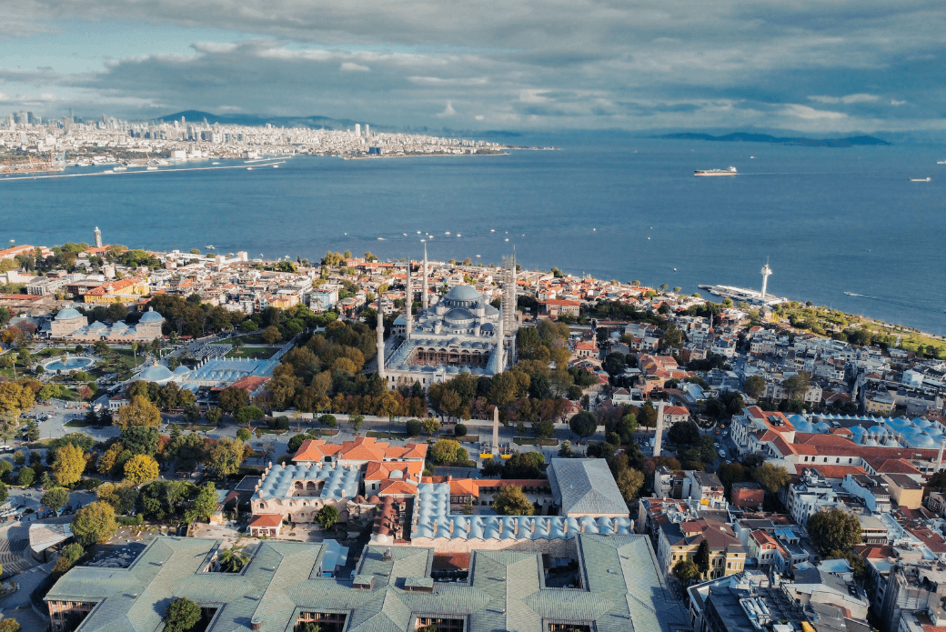 İstanbul Tarihi Yarımada Rehberi: Tarihi, Gezi Rotası ve Turistik Yerler