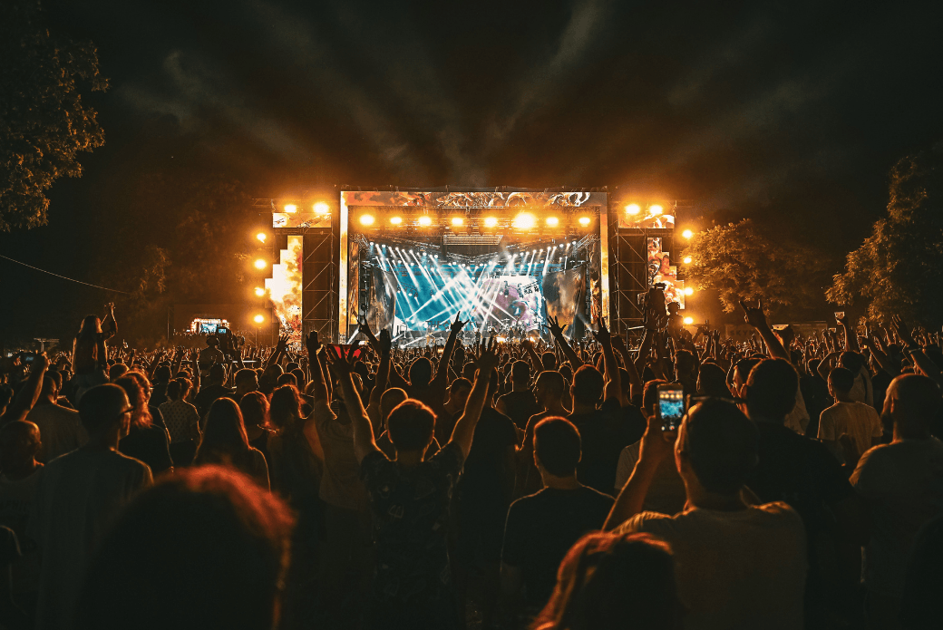 Festival ve Konser Kombinleri: Ne Giyilir?